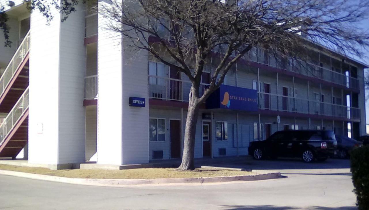 Intown Suites Extended Stay Lewisville Tx Valley View Dr מראה חיצוני תמונה